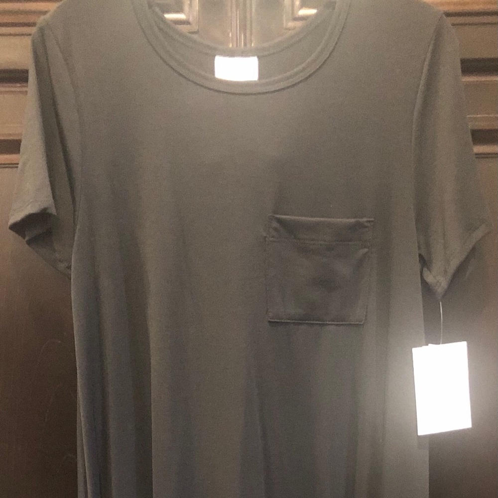 LuLaRoe black short-sleeve & high-low dress(Carly)